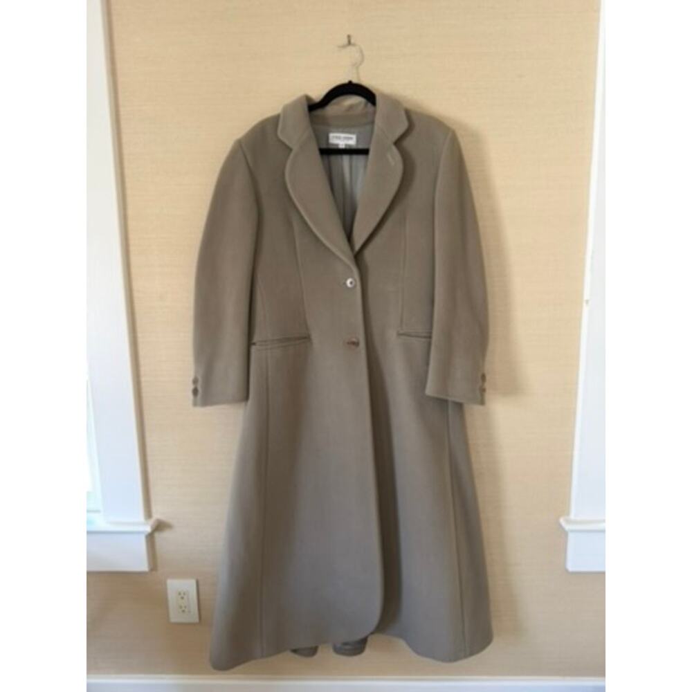 Giorgio Armani Le Collezioni Wool-Cashmere Coat – Size 8 (IT 42)